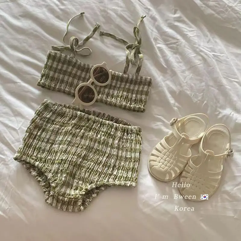 Girls' swimsuit Korean children's clothing summer children's sweet and fashionable temperament striped suspender two-piece set
Girls' swimsuit Korean children's clothing summer children's sweet and fashionable temperament striped suspender two-piece set