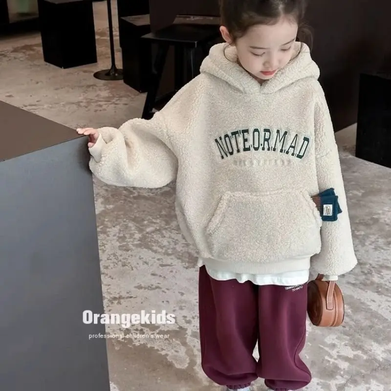 Girls Fleece and Thick Hoodie Winter New Children Casual Warm Lamb Fleece Hooded Top Thickened Simple Casual Hoodies Top
Girls Fleece and Thick Hoodie Winter New Children Casual Warm Lamb Fleece Hooded Top Thickened Simple Casual Hoodies Top