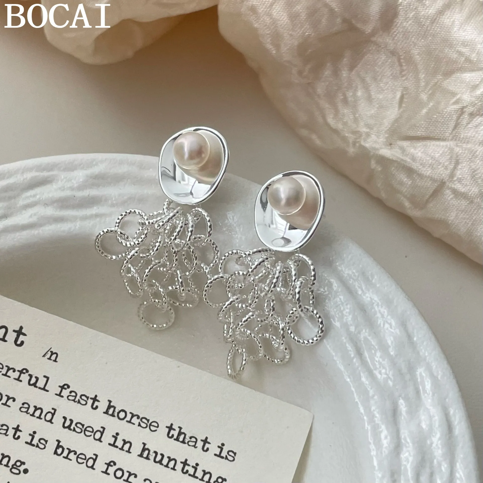 BOCAI New S925 Pure Silver With A Light Luxury Temperament Round Pearls Hollow Out Earrings Selected Women's Gifts
BOCAI New S925 Pure Silver With A Light Luxury Temperament Round Pearls Hollow Out Earrings Selected Women's Gifts