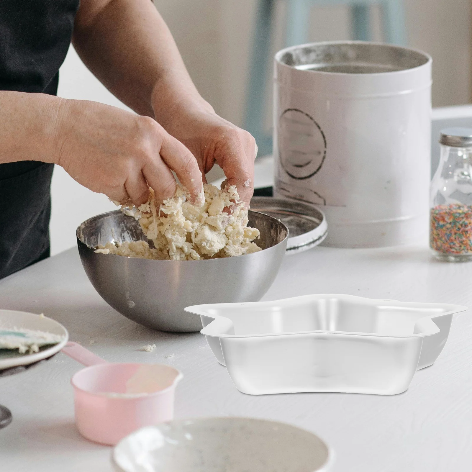 2Pcs Star Baking Mold Aluminum Alloy Five-Pointed Cake Pan for DIY Desserts Cheesecakes Candies Soaps Quick Release Baking
2Pcs Star Baking Mold Aluminum Alloy Five-Pointed Cake Pan for DIY Desserts Cheesecakes Candies Soaps Quick Release Baking