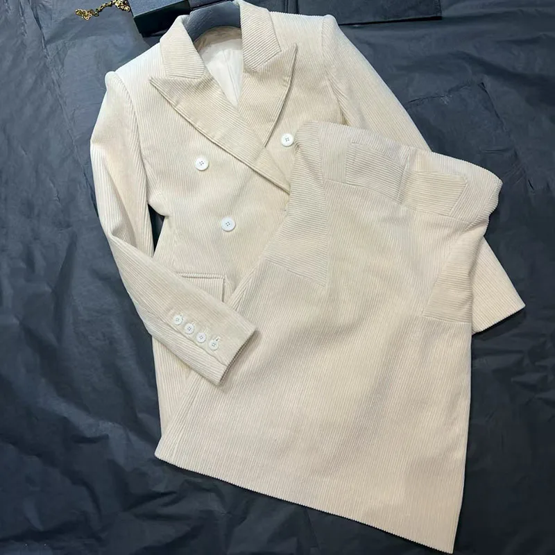 Женский вельветовый комплект: костюм премиум-класса + платье без бретелек + брюки. Стильная и элегантная куртка. Вечернее платье. Широкие брюки.
Женский вельветовый комплект: костюм премиум-класса + платье без бретелек + брюки. Стильная и элегантная куртка. Вечернее платье. Широкие брюки.