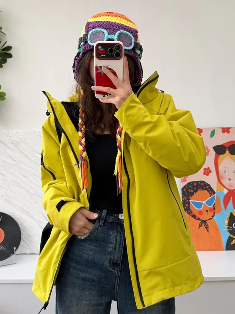 Практичная женская куртка-трансформер 3-в-1 для активного отдыха: ветрозащитная, водонепроницаемая, с флисовой подкладкой, капюшоном и съемным внутренним утеплителем
Практичная женская куртка-трансформер 3-в-1 для активного отдыха: ветрозащитная, водонепроницаемая, с флисовой подкладкой, капюшоном и съемным внутренним утеплителем