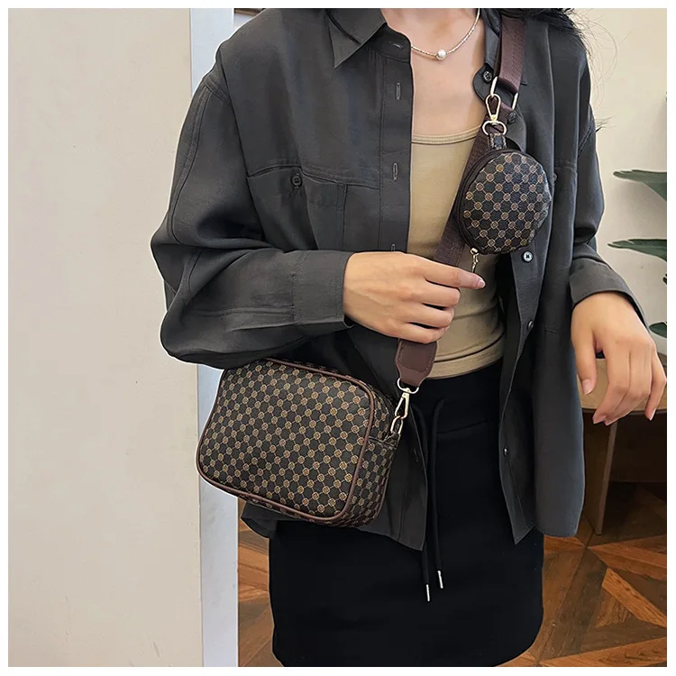 Vintage Fashion Handbag Purse for Women Solid Soft PU Leather Shoulder Bag New Casual Designer Women Crossbody Tote Bag
Vintage Fashion Handbag Purse for Women Solid Soft PU Leather Shoulder Bag New Casual Designer Women Crossbody Tote Bag