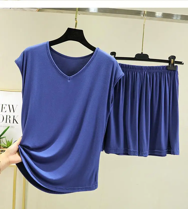 New Ice Silk Short-sleeved T-shirt Two-piece Suit Women's Summer Thin V-neck Thin Top Drape Loose Casual Wide Leg Pants
New Ice Silk Short-sleeved T-shirt Two-piece Suit Women's Summer Thin V-neck Thin Top Drape Loose Casual Wide Leg Pants