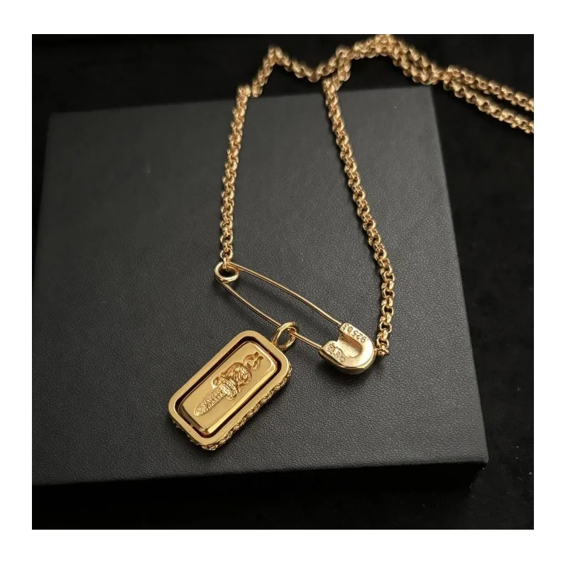 Gold Hip Hop Hipster Versatile Sword Cross Double Sided Rotatable Square Pendant Pin Necklace Couple
Gold Hip Hop Hipster Versatile Sword Cross Double Sided Rotatable Square Pendant Pin Necklace Couple