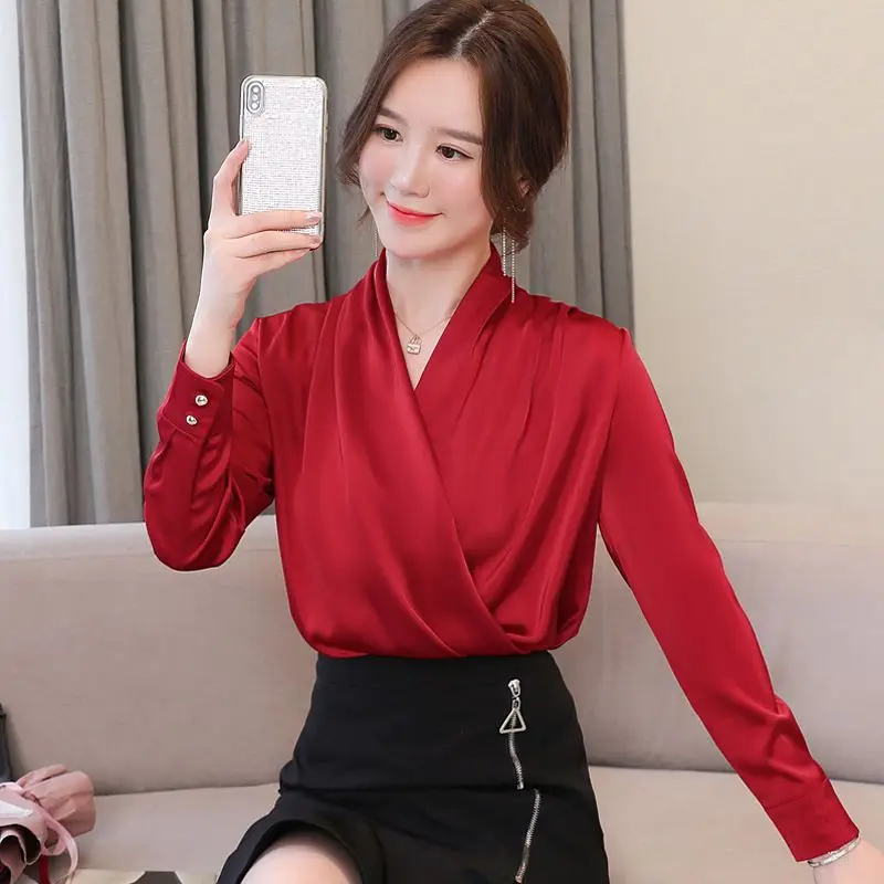 Elegant V-Neck Solid Color Button Folds Satin Blouse Women's Clothing 2023 Autumn New Casual Pullovers Office Lady Shirt
Elegant V-Neck Solid Color Button Folds Satin Blouse Women's Clothing 2023 Autumn New Casual Pullovers Office Lady Shirt