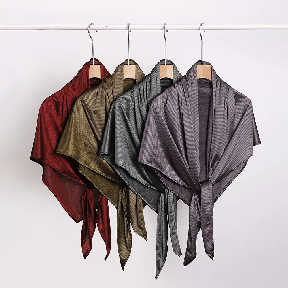 Новый этнический женский вязаный треугольный платок, мусульманский хиджаб, тюрбан, блестящие платки, яркие шелковые шали, банданы, повязка на голову
Новый этнический женский вязаный треугольный платок, мусульманский хиджаб, тюрбан, блестящие платки, яркие шелковые шали, банданы, повязка на голову