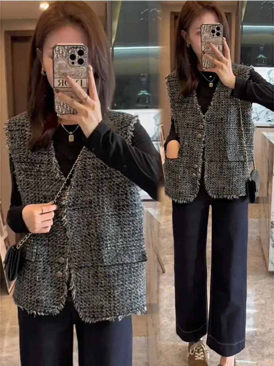 Slimming Knitted Fringed Vest Top Women's Fashionable Sleeveless Shoulder Pad V-Neck Single Button Closure Regular Length
Slimming Knitted Fringed Vest Top Women's Fashionable Sleeveless Shoulder Pad V-Neck Single Button Closure Regular Length