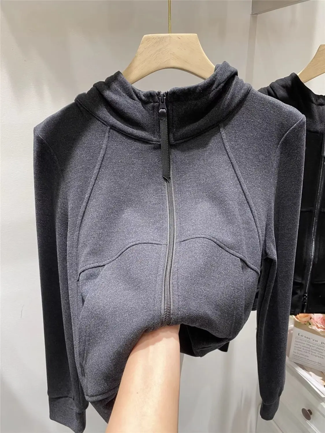 Женская толстовка-кардиган на молнии с 3D-принтом, мягкая, удобная, однотонная, для повседневной носки
Женская толстовка-кардиган на молнии с 3D-принтом, мягкая, удобная, однотонная, для повседневной носки