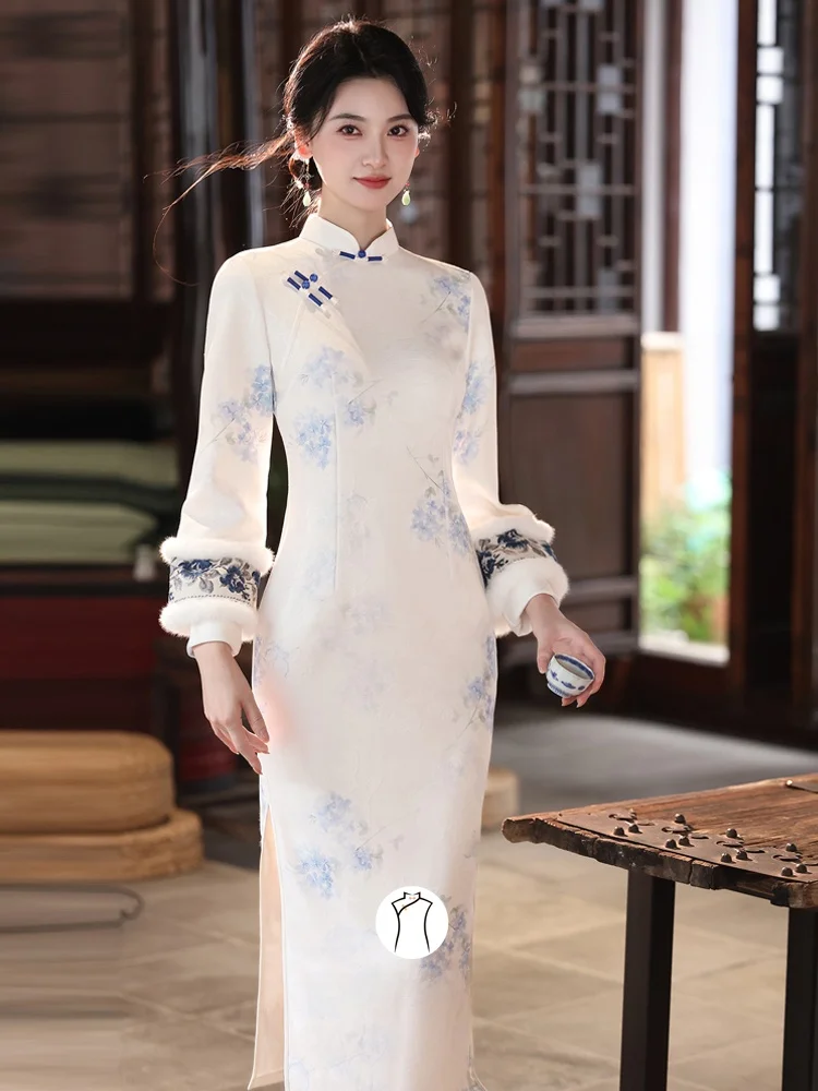 Платье для девочек с флисовой подкладкой в традиционном китайском стиле, белое, ретро, с низким разрезом, для повседневной носки, с цветочным узором
Платье для девочек с флисовой подкладкой в традиционном китайском стиле, белое, ретро, с низким разрезом, для повседневной носки, с цветочным узором