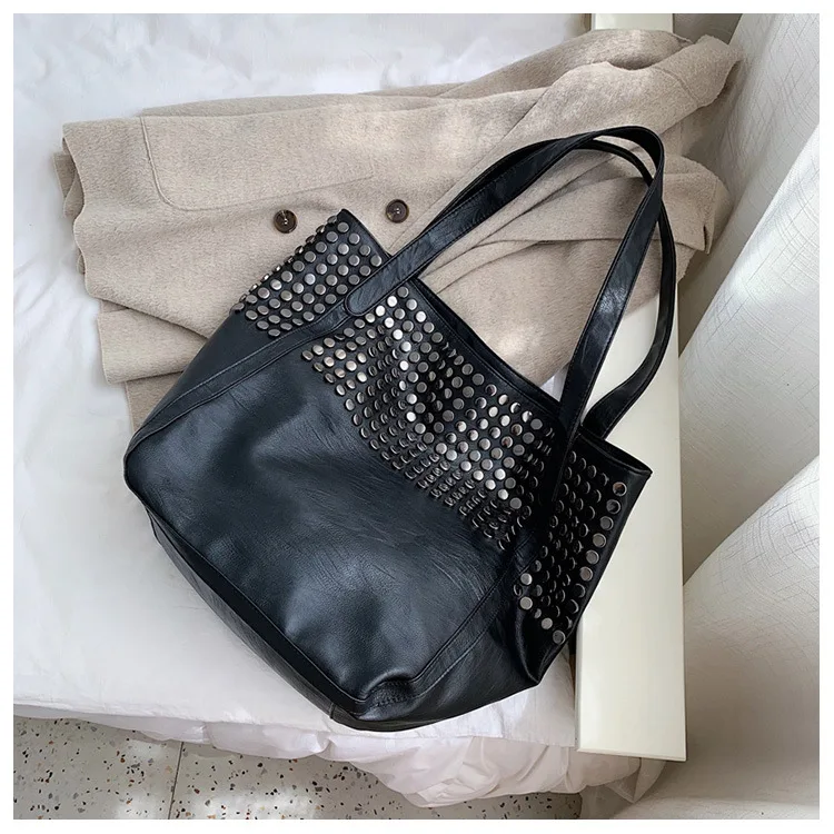 Black Large Capacity Rivet Designer Women Shoulder Bag Soft Zipper Female Shopping Bag Lady Hobo Handbag Casual Tote Travel Bags
Black Large Capacity Rivet Designer Women Shoulder Bag Soft Zipper Female Shopping Bag Lady Hobo Handbag Casual Tote Travel Bags