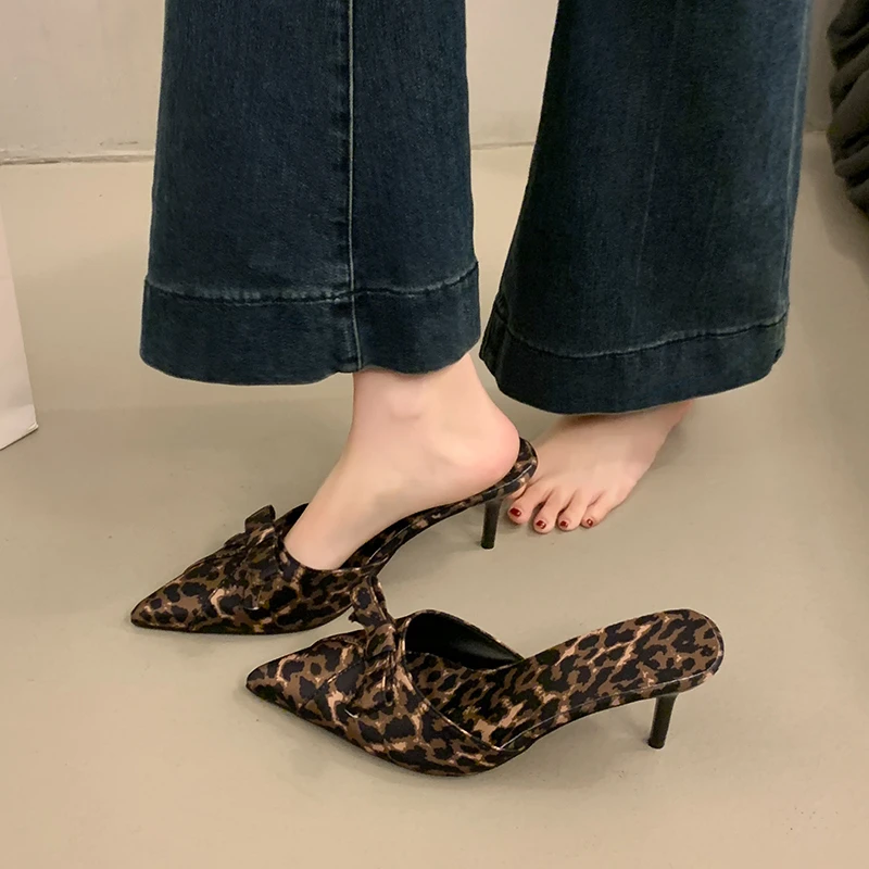 New Fashion Bow Leopard Pointed Toe Women Sandals High Heels Slippers Party Shoes Designer Summer Pumps Flip Flops Woman Shoes
New Fashion Bow Leopard Pointed Toe Women Sandals High Heels Slippers Party Shoes Designer Summer Pumps Flip Flops Woman Shoes