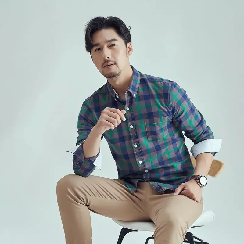 Classic Plaid Long Sve Men's Casual irt Luxury Trendy Brand Cardigan Brued Fabric Stand Fit Busin Gentleman Sle
Classic Plaid Long Sve Men's Casual irt Luxury Trendy Brand Cardigan Brued Fabric Stand Fit Busin Gentleman Sle