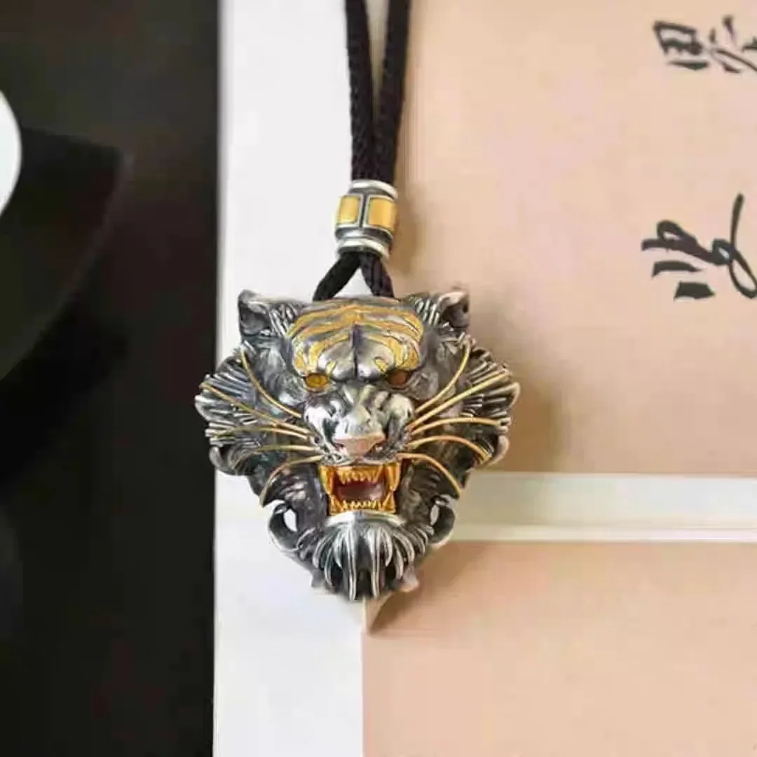 Fashionable 3D Stereo Tiger Head Pendant Animal Necklace for Men Women Hip Hop Rock Rapper Jewelry Gifts
Fashionable 3D Stereo Tiger Head Pendant Animal Necklace for Men Women Hip Hop Rock Rapper Jewelry Gifts