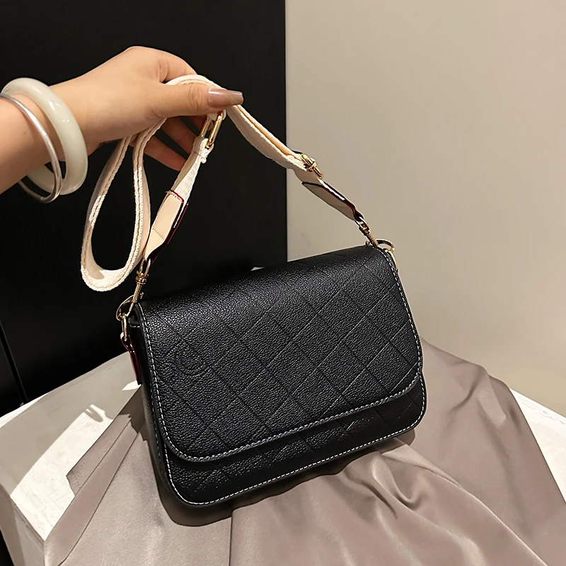 Luxury Designer Women's Shoulder Bag, Casual Travel Chain Strap Crossbody Bag, Fashionable Handbag, Large Capacity Women's Bag
Luxury Designer Women's Shoulder Bag, Casual Travel Chain Strap Crossbody Bag, Fashionable Handbag, Large Capacity Women's Bag