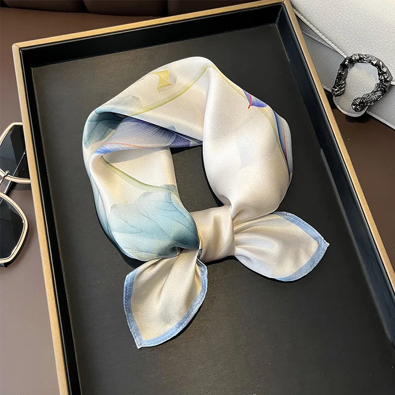 Silk Square Scarf Women 2024 Luxury Brand Print 100% Real Hand Wirst Hijab Shawl Design Wrap Neck Tie Hair Foulard Bandana
Silk Square Scarf Women 2024 Luxury Brand Print 100% Real Hand Wirst Hijab Shawl Design Wrap Neck Tie Hair Foulard Bandana
