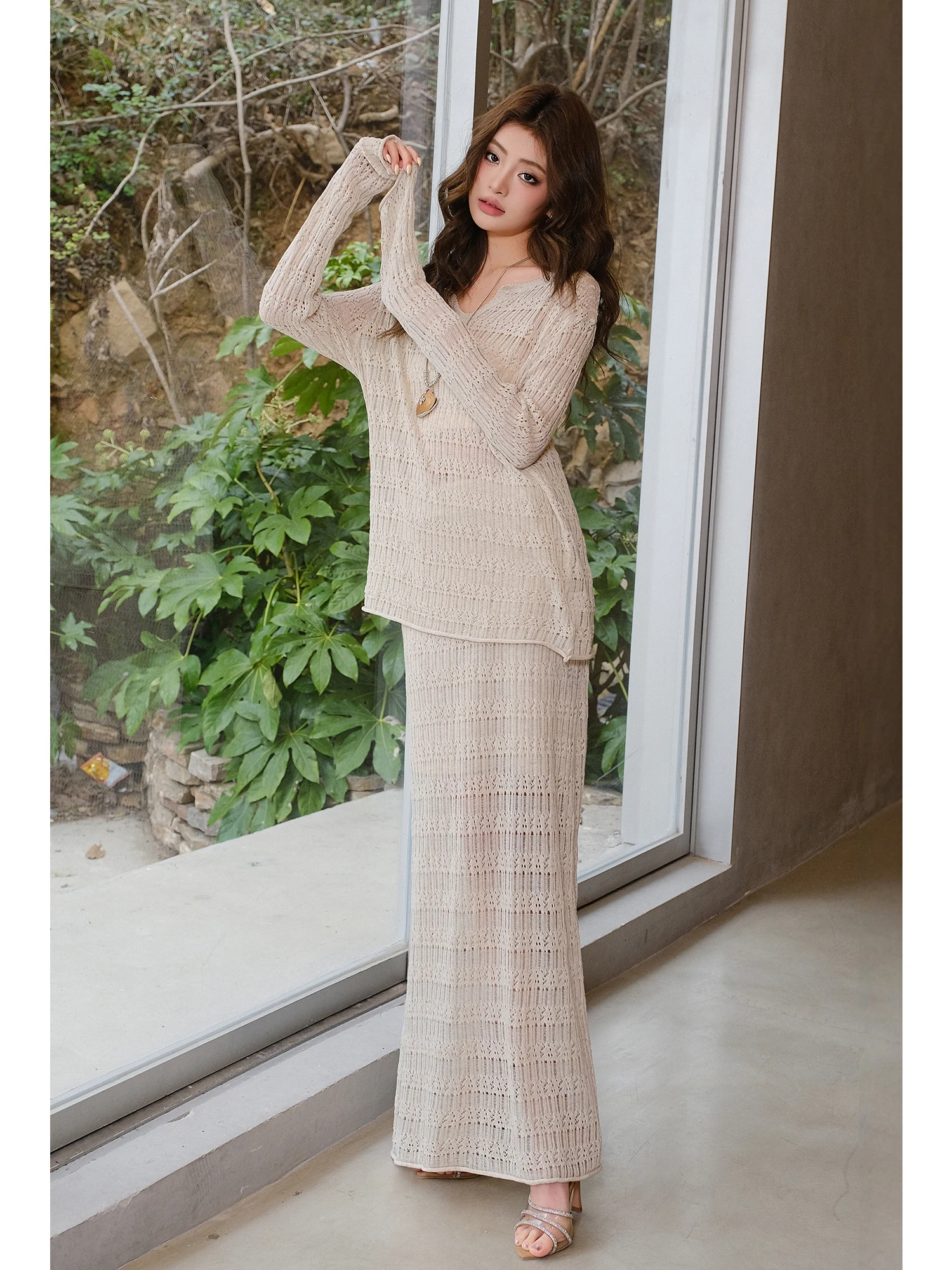 MIUCO Knitted Hollow out Long Sleeve Top And High Waist Skirt Two Piece Set Elegant Casual Women's Fashion Spring Collection
MIUCO Knitted Hollow out Long Sleeve Top And High Waist Skirt Two Piece Set Elegant Casual Women's Fashion Spring Collection