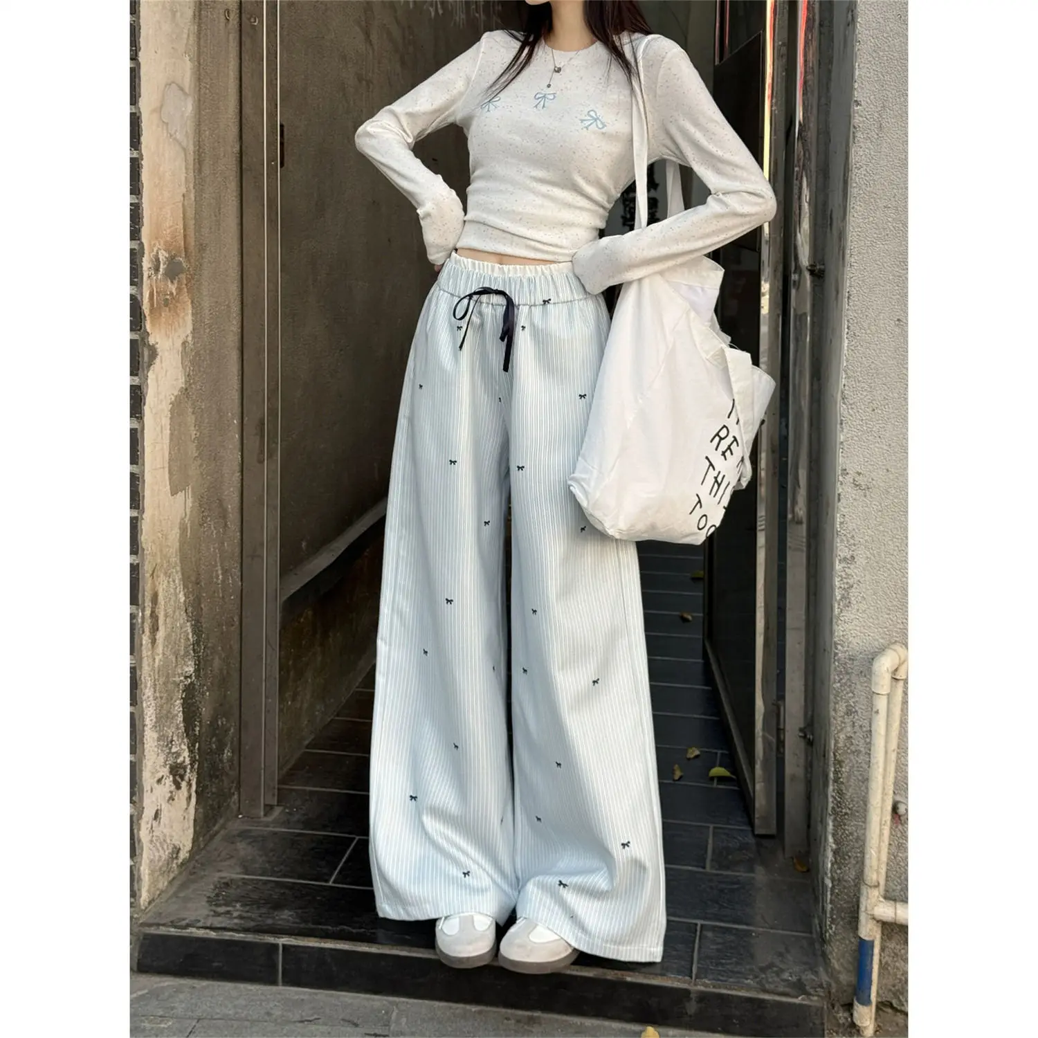 Korean Blue Striped Wide-Leg Pants For Women In Spring 2025 New Straight Casual Pants Design Sense Trousers
Korean Blue Striped Wide-Leg Pants For Women In Spring 2025 New Straight Casual Pants Design Sense Trousers