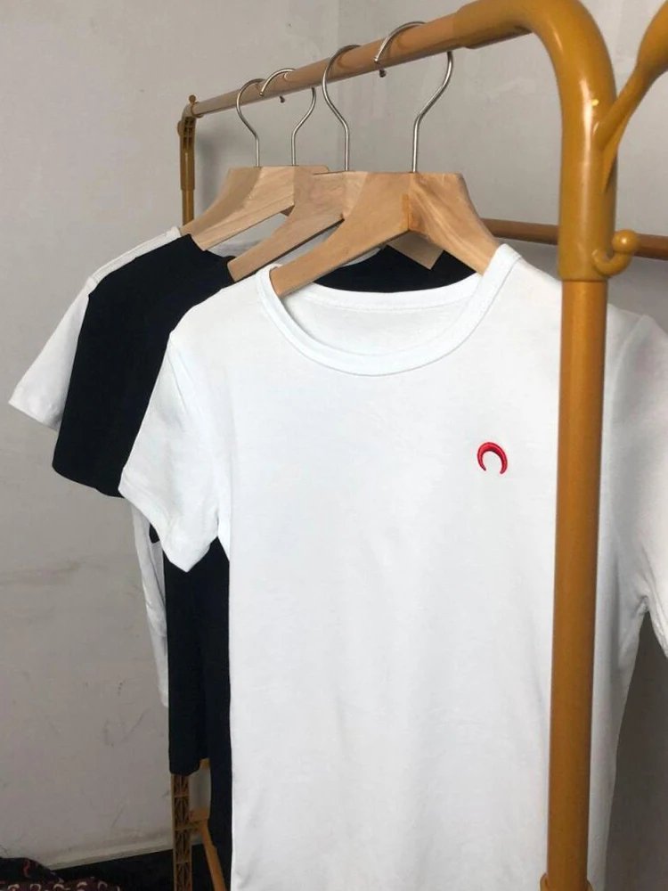 Retro Basic T Shirt Women Embroidered Moon European American Classic Short Sleeve Summer Slim Fit Elastic Crescent Round Neck
Retro Basic T Shirt Women Embroidered Moon European American Classic Short Sleeve Summer Slim Fit Elastic Crescent Round Neck