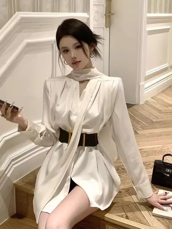 White Shirt Dress Women's Spring 2025 A-Line Short Skirt Waist-Cinching Long Sleeve V-Neck Commute Style Korean Loose Fit
White Shirt Dress Women's Spring 2025 A-Line Short Skirt Waist-Cinching Long Sleeve V-Neck Commute Style Korean Loose Fit