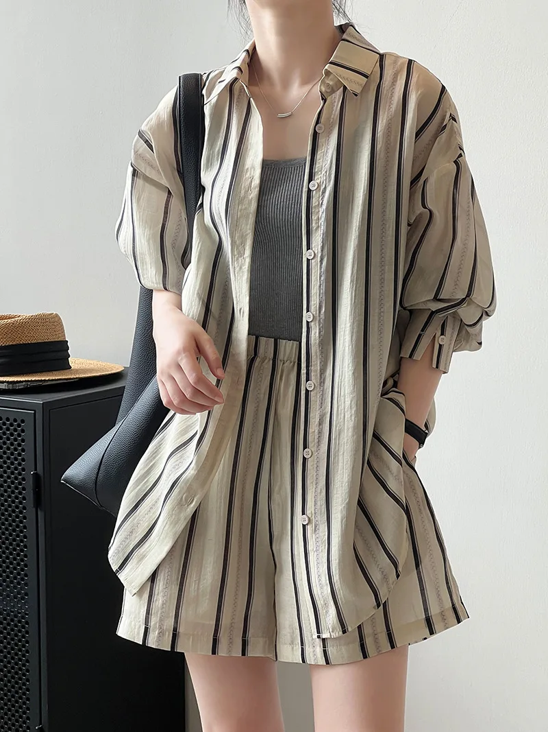 Stripe Button Blouse Top And Shorts Summer 2 Piece Set Long Sleeve Lapel Shirts Elastic Waist Shorts Fashion Chic Suit For Women
Stripe Button Blouse Top And Shorts Summer 2 Piece Set Long Sleeve Lapel Shirts Elastic Waist Shorts Fashion Chic Suit For Women