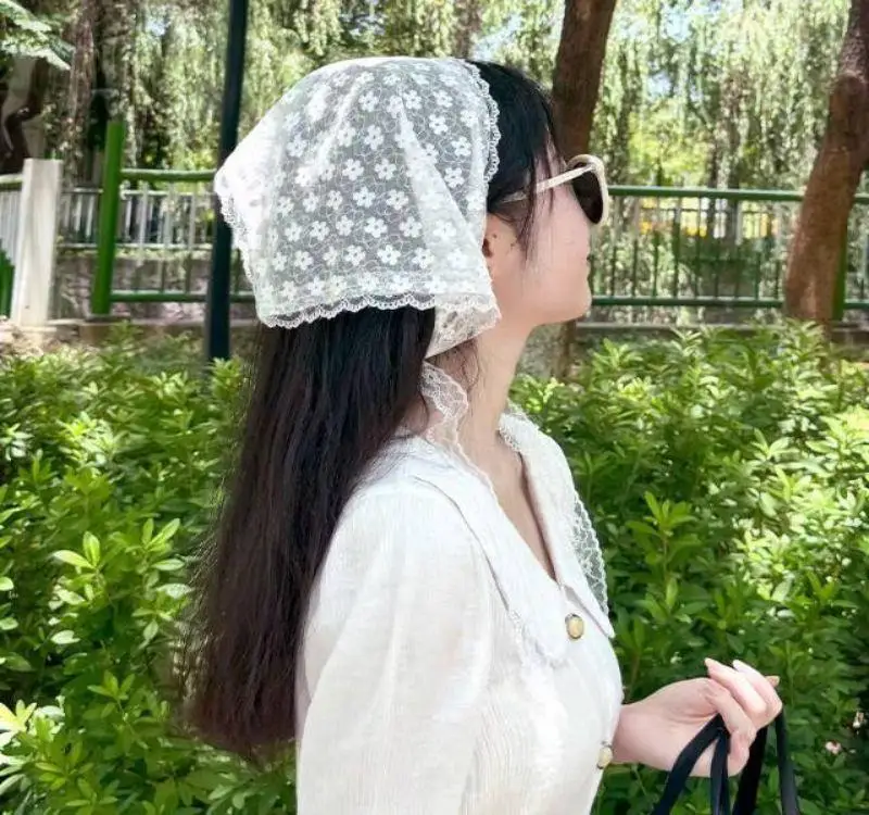 Lace Triangle Scarf Embroidered Small Shawl Retro Headscarf Pastoral Style Bandana Thin Breathable Ribbon Floral Headwraps
Lace Triangle Scarf Embroidered Small Shawl Retro Headscarf Pastoral Style Bandana Thin Breathable Ribbon Floral Headwraps