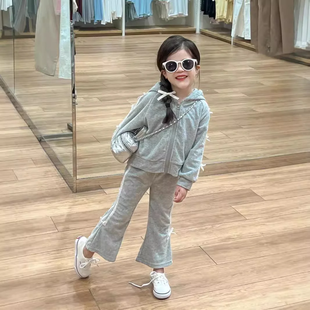 Sweatshirt and Pants Set Girls Autumn Outfit Sweet Cute Bow Hooded Sweatshirt Sports Flared Pants Two-piece Set
Sweatshirt and Pants Set Girls Autumn Outfit Sweet Cute Bow Hooded Sweatshirt Sports Flared Pants Two-piece Set