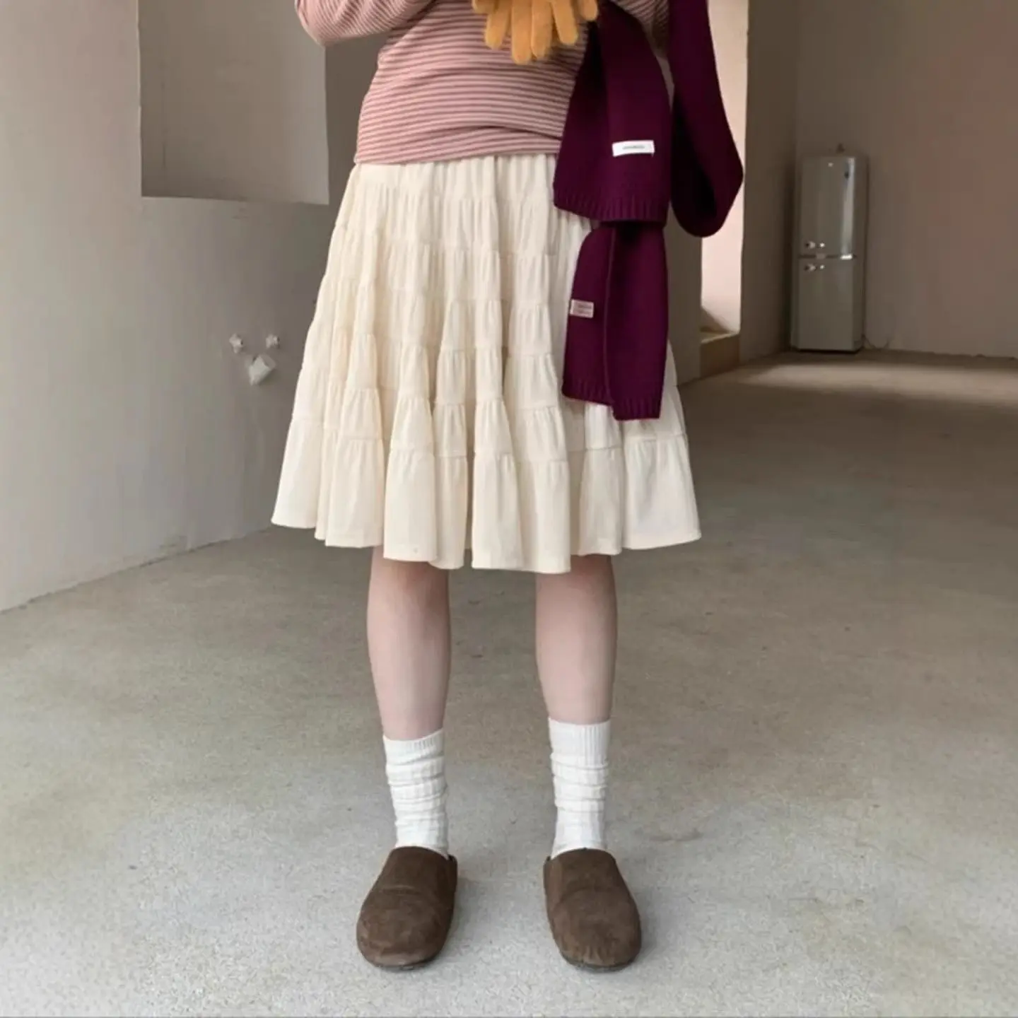 2026 Spring New Temperament Literary Skirt Autumn and Winter Elastic Waist Thin Cake Skirt
2026 Spring New Temperament Literary Skirt Autumn and Winter Elastic Waist Thin Cake Skirt