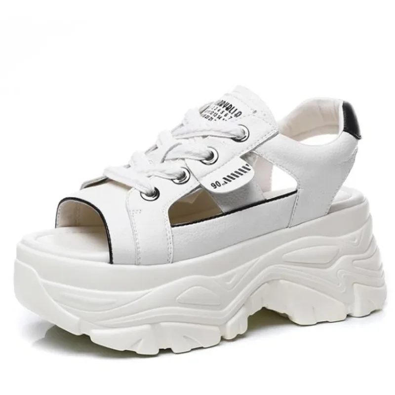 Тапочки из натуральной кожи 8 см, разноцветные сандалии с открытым носком на шнуровке, женские летние белые шлепанцы на платформе, на танкетке
Тапочки из натуральной кожи 8 см, разноцветные сандалии с открытым носком на шнуровке, женские летние белые шлепанцы на платформе, на танкетке