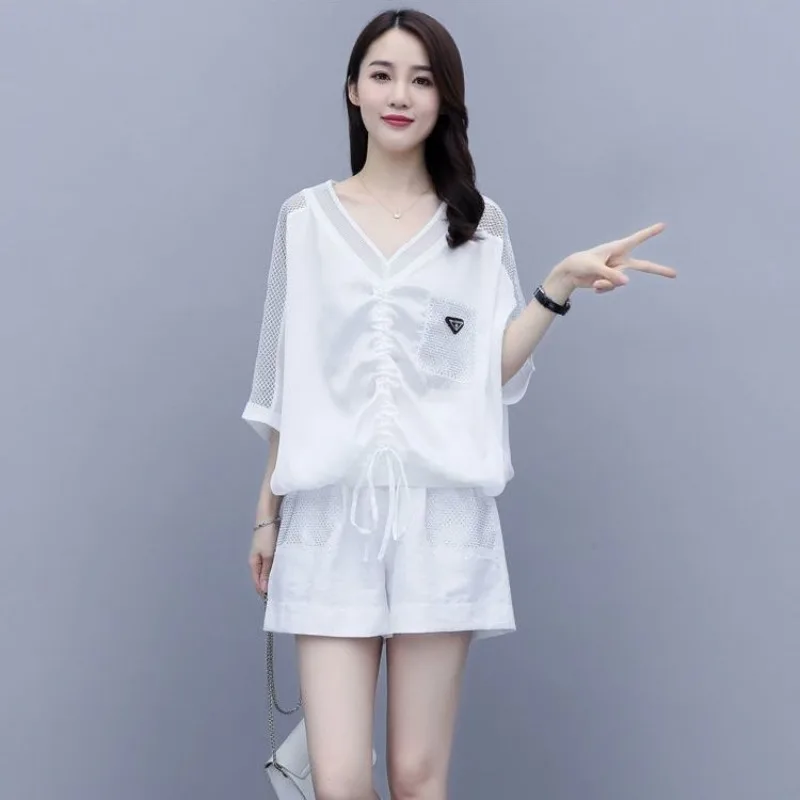 Loose Casual Sequins T Shirt Short Sets For Women 2 Pieces New In Matching Kit Luxury Tailorin Korean Style Stylish Woman Shorts
Loose Casual Sequins T Shirt Short Sets For Women 2 Pieces New In Matching Kit Luxury Tailorin Korean Style Stylish Woman Shorts