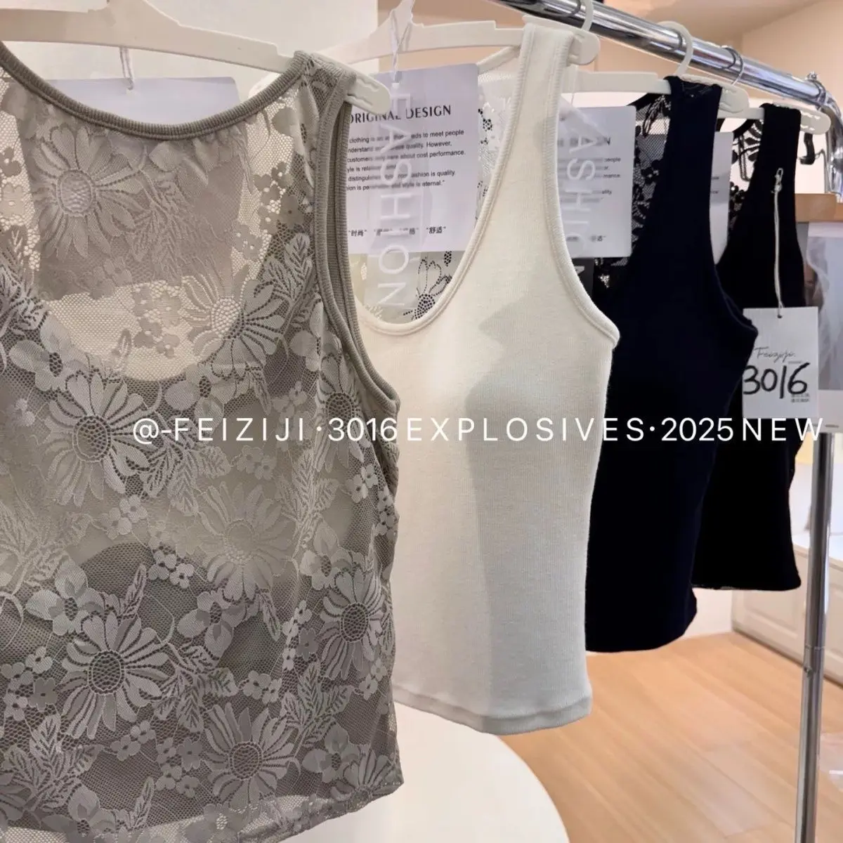 2026 Lace Backless Camisole With Built-in Bra Pads Women Sleeveless Tank Top Inner & Outer Wear Basic Tops
2026 Lace Backless Camisole With Built-in Bra Pads Women Sleeveless Tank Top Inner & Outer Wear Basic Tops