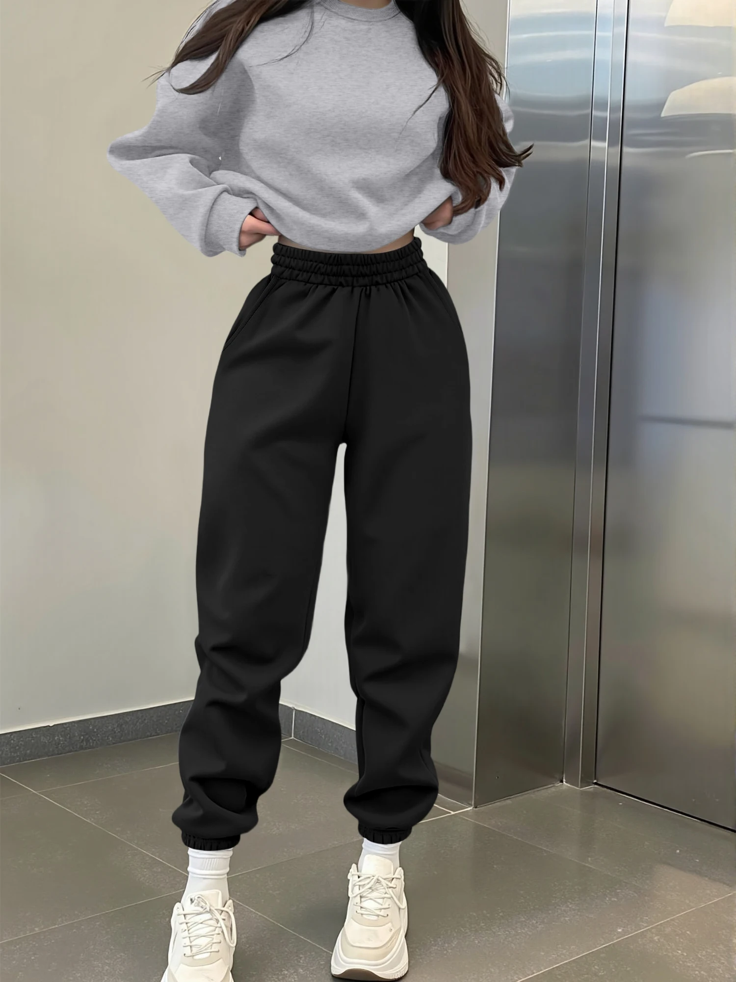 Casual Chic Sweatshirt Set, Women's Solid Pullover And Joggers, Stylish Yet Comfortable Outfit
Casual Chic Sweatshirt Set, Women's Solid Pullover And Joggers, Stylish Yet Comfortable Outfit