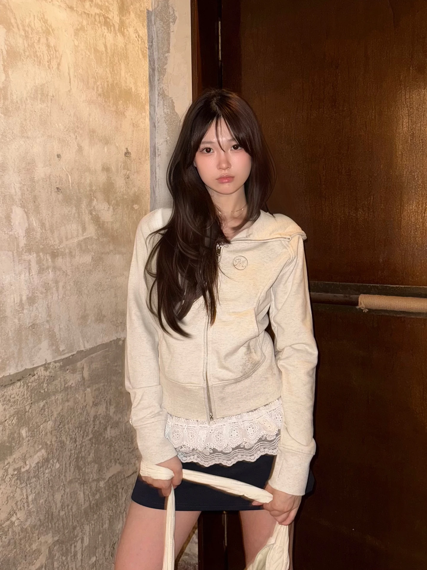 Slim Fit American Hooded Embroidered Sweatshirt Women's Autumn Winter Thin High Collar Sporty Trendy Outerwear
Slim Fit American Hooded Embroidered Sweatshirt Women's Autumn Winter Thin High Collar Sporty Trendy Outerwear