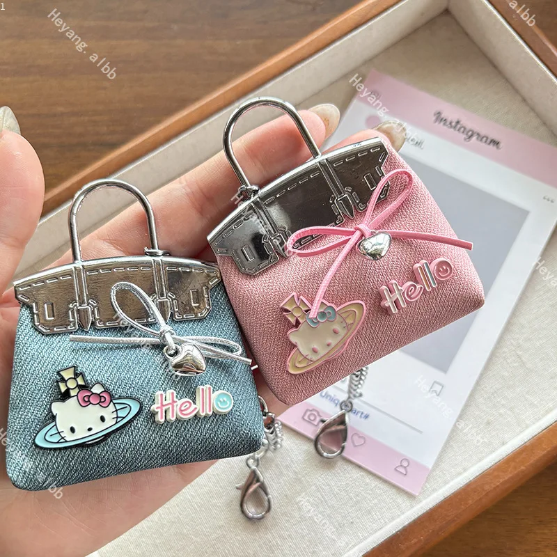 Sanrio Creative Cartoon Anime Hello Kitty Cat Bow with New Bag Pendant Metal Chain Decoration Pendant Fashion Girl Accessories
Sanrio Creative Cartoon Anime Hello Kitty Cat Bow with New Bag Pendant Metal Chain Decoration Pendant Fashion Girl Accessories