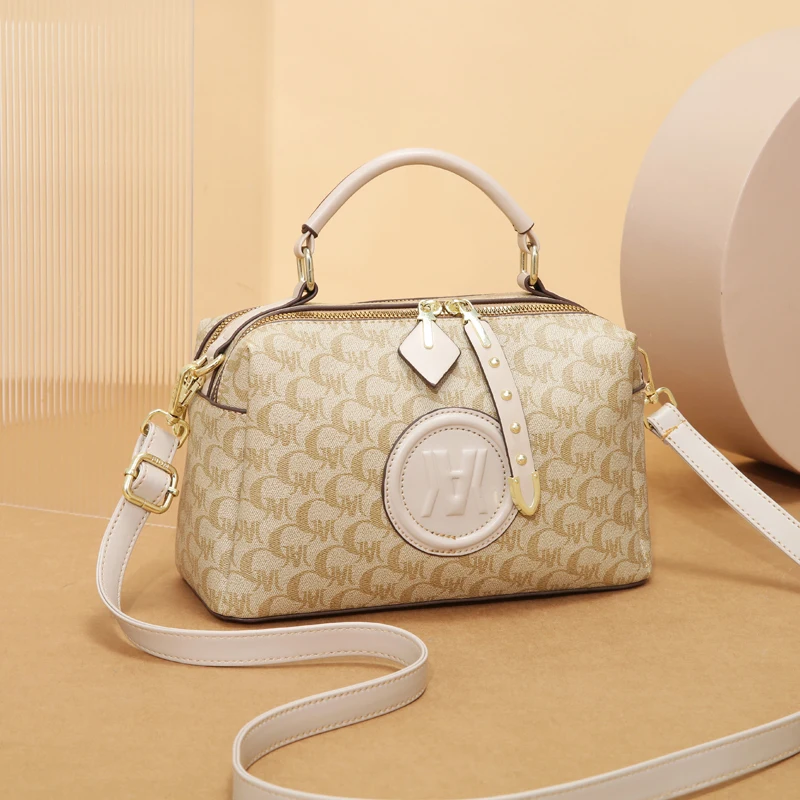 Стильная и простая женская сумка с буквенным принтом в стиле ретро, повседневная текстурная сумка через плечо все в одном
Стильная и простая женская сумка с буквенным принтом в стиле ретро, повседневная текстурная сумка через плечо все в одном