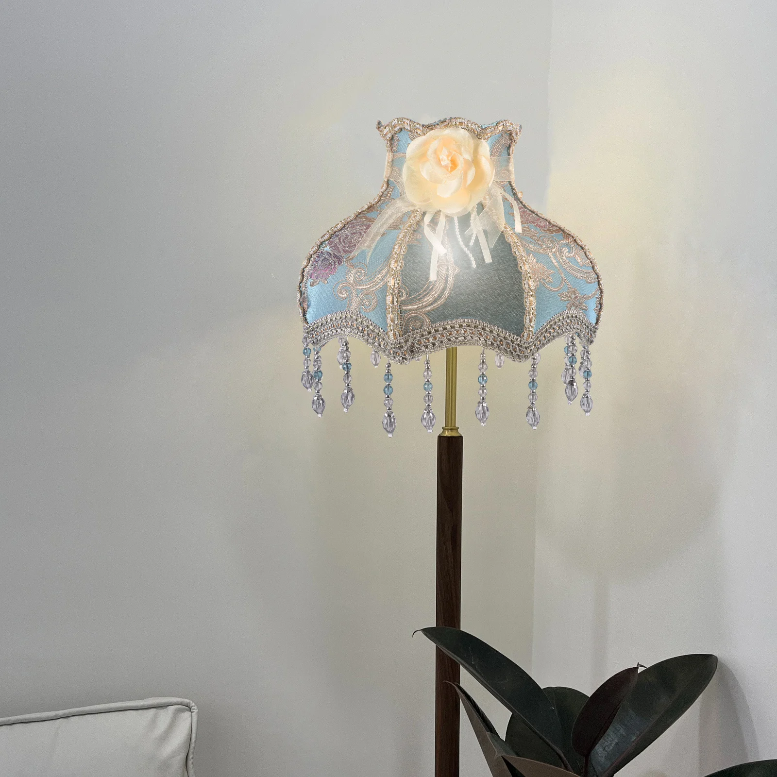 Romantic Lace Lampshade Purple European Style Scallop Fringe Fabric Lampshades for Table Desk Tassel Shades Decor Lighting
Romantic Lace Lampshade Purple European Style Scallop Fringe Fabric Lampshades for Table Desk Tassel Shades Decor Lighting