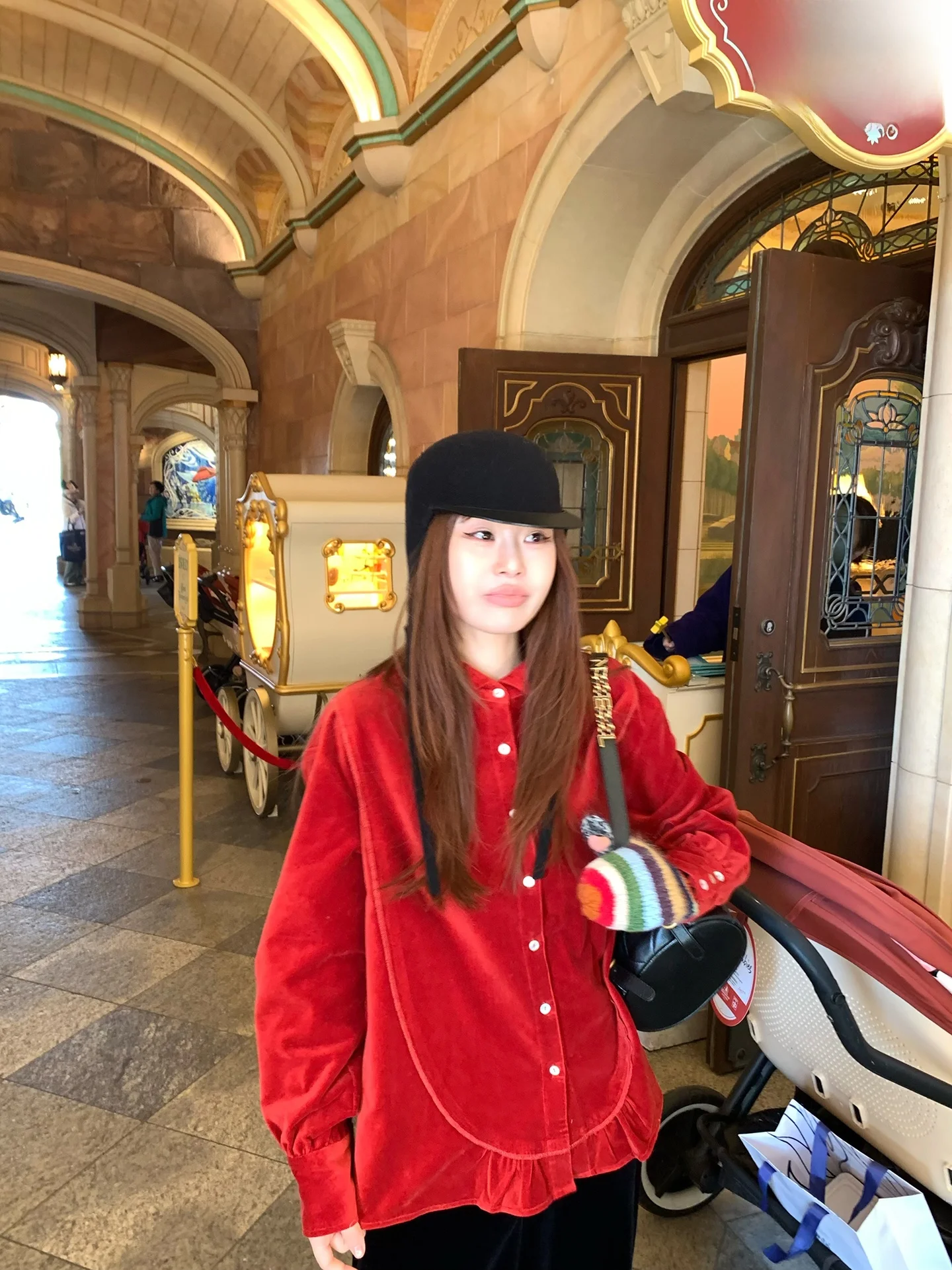 Женский топ из хлопкового вельвета с пэчворком в цвете «розовый бархат», зимний, привлекательный, эксклюзивный, для повседневной носки
Женский топ из хлопкового вельвета с пэчворком в цвете «розовый бархат», зимний, привлекательный, эксклюзивный, для повседневной носки