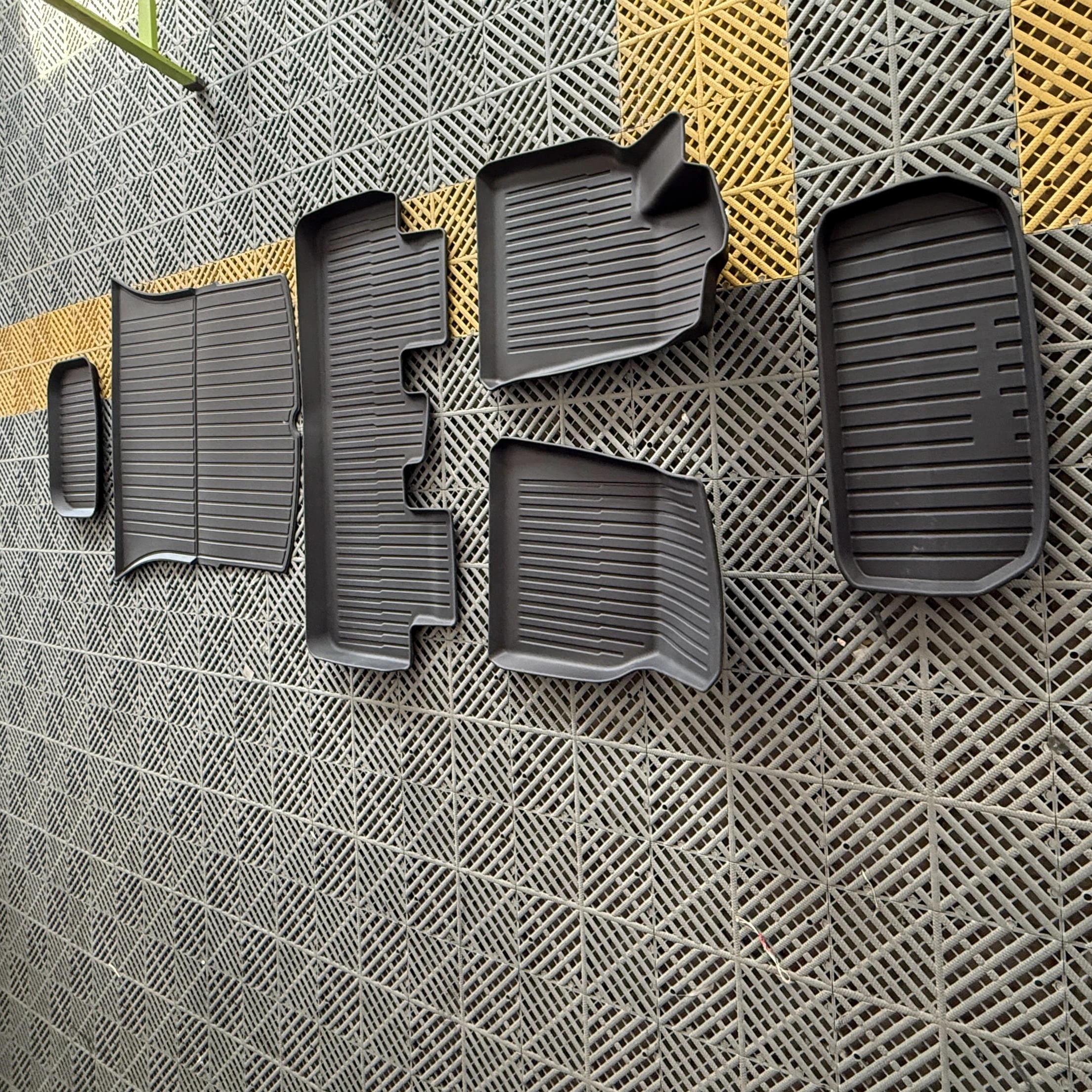 te sla Model 3/Model Y TPE Car Mats, Suitable for 20-24 Models, Customized by Manufacturers