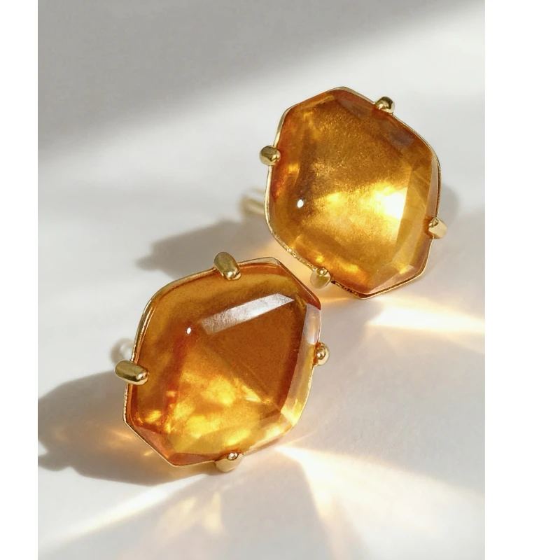 Europe Vintage Geometric Orange Ear Clip Famous Designer Earrings Woman Top Quality Luxury Jewelry
Europe Vintage Geometric Orange Ear Clip Famous Designer Earrings Woman Top Quality Luxury Jewelry
