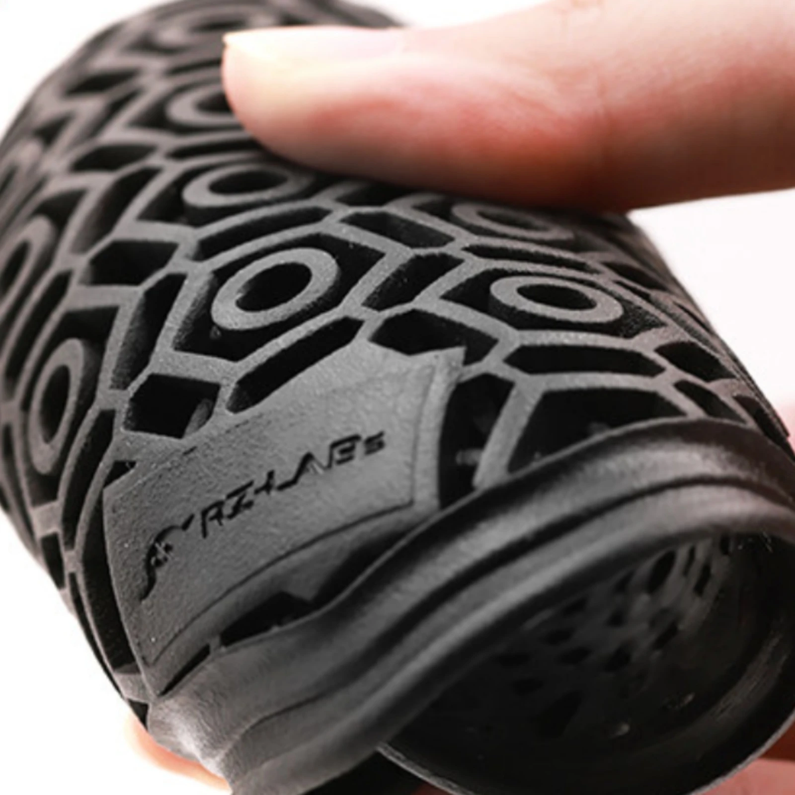 Hip Protection with Perforated Design Cooling Motorcycle Hip Protection Pads Impact Resistant Slim-Fit for Motorcyclists
Hip Protection with Perforated Design Cooling Motorcycle Hip Protection Pads Impact Resistant Slim-Fit for Motorcyclists
