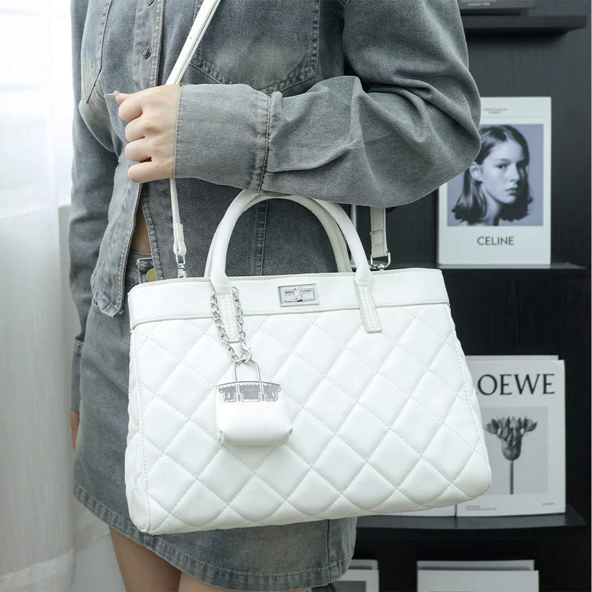 Spacious PU Women Quilted Argyle Crossbody Shoulder Bag Adjustable Strap with Zipper Mini Charm Daily Commute Shopping Essential
Spacious PU Women Quilted Argyle Crossbody Shoulder Bag Adjustable Strap with Zipper Mini Charm Daily Commute Shopping Essential