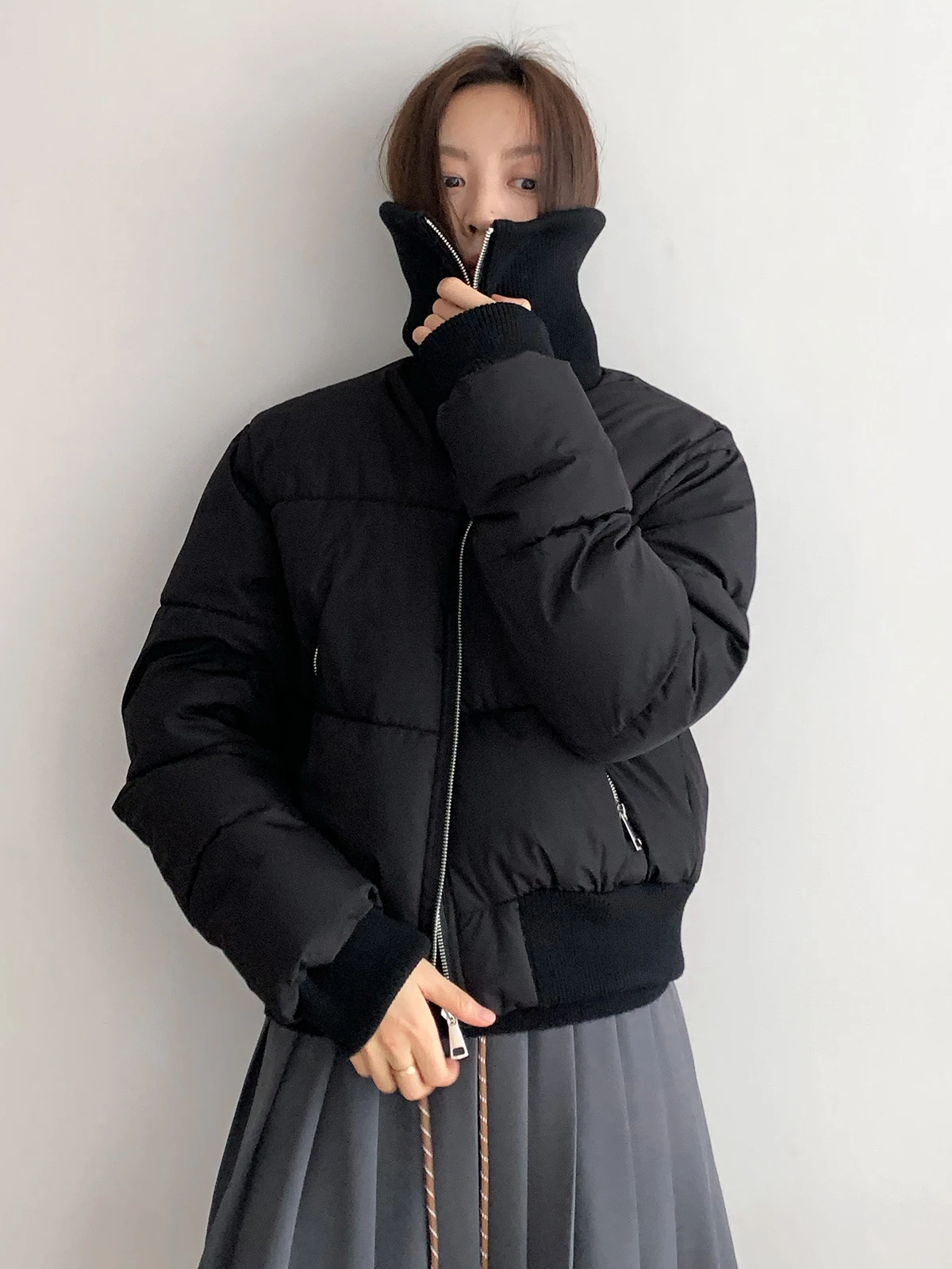 Зимняя повседневная утепленная хлопковая куртка Ambosc для женщин, с длинными рукавами, декоративными элементами, теплая хлопковая куртка для поездок на работу
Зимняя повседневная утепленная хлопковая куртка Ambosc для женщин, с длинными рукавами, декоративными элементами, теплая хлопковая куртка для поездок на работу