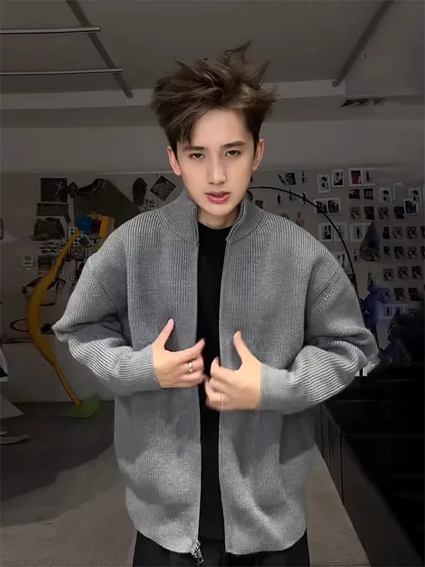 Мужской вязаный кардиган с высоким воротником, зимняя базовая одежда, свитер-жакет Cleanfit American Style, верхняя одежда Lazy Style
Мужской вязаный кардиган с высоким воротником, зимняя базовая одежда, свитер-жакет Cleanfit American Style, верхняя одежда Lazy Style