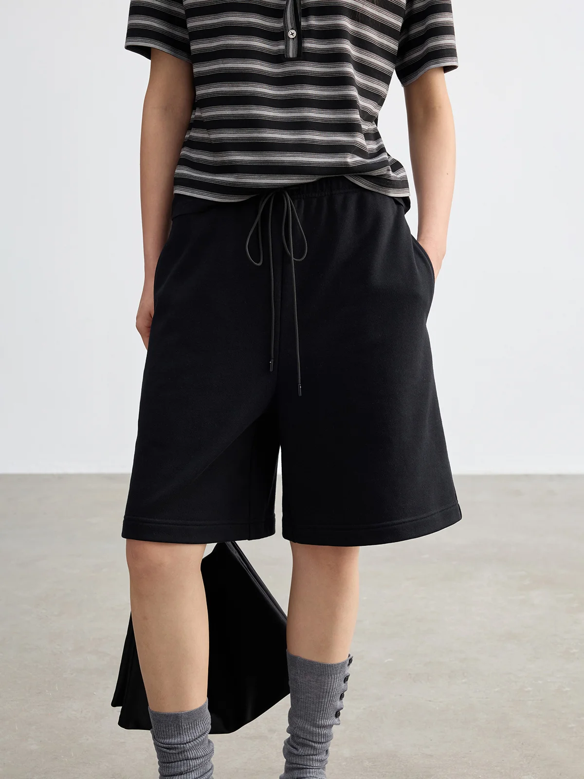 JUSLIN American Sports Style Narrow Elastic Waist Drawstring Casual Knitted Five-Quarter Mid-Pants Natural Waist Cotton Blend
JUSLIN American Sports Style Narrow Elastic Waist Drawstring Casual Knitted Five-Quarter Mid-Pants Natural Waist Cotton Blend
