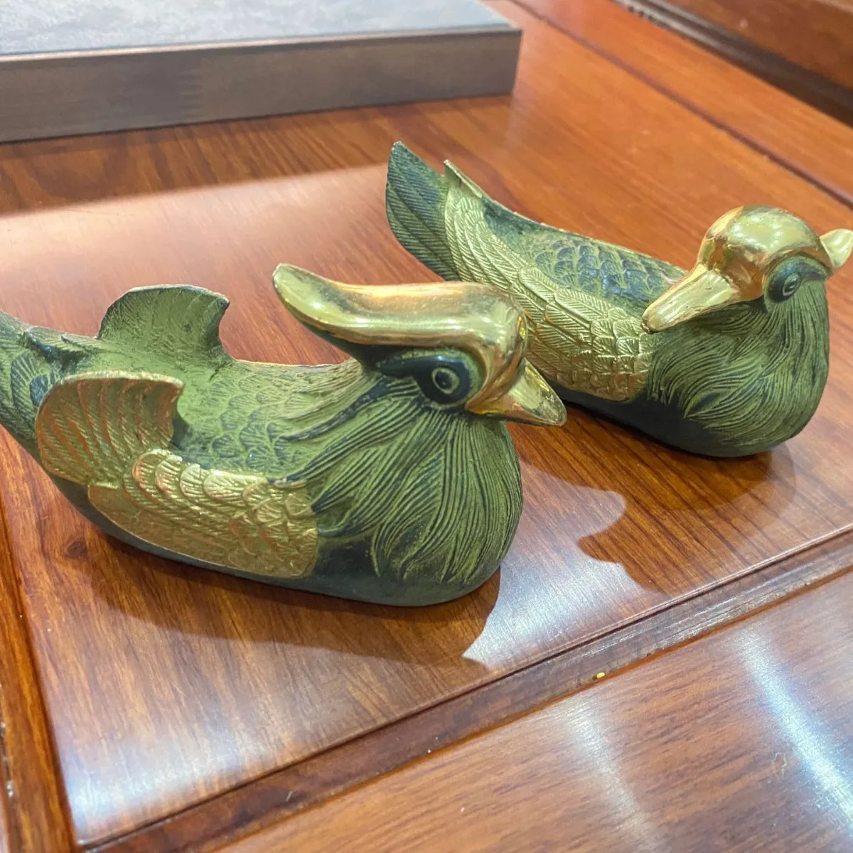 Antique miscellaneous brass mandarin duck tea pet ornament office tea table retro copper pair of mandarin duck handicrafts bronz
Antique miscellaneous brass mandarin duck tea pet ornament office tea table retro copper pair of mandarin duck handicrafts bronz