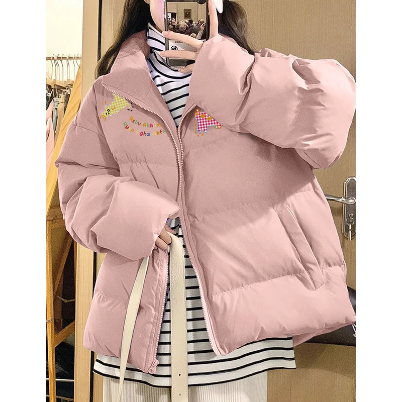 Женская пуховая куртка в стиле преппи с узором «аргайл», круглым вырезом, из премиального материала, с плюшевой подкладкой, дышащая, смесовая ткань, для офиса, популярная
Женская пуховая куртка в стиле преппи с узором «аргайл», круглым вырезом, из премиального материала, с плюшевой подкладкой, дышащая, смесовая ткань, для офиса, популярная