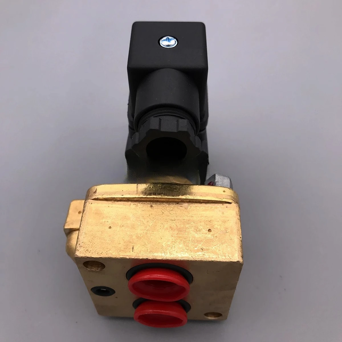 Двухпозиционный двухходовой электромагнитный клапан высокого давления 421F35-DC24V AC220V 321F35
Двухпозиционный двухходовой электромагнитный клапан высокого давления 421F35-DC24V AC220V 321F35