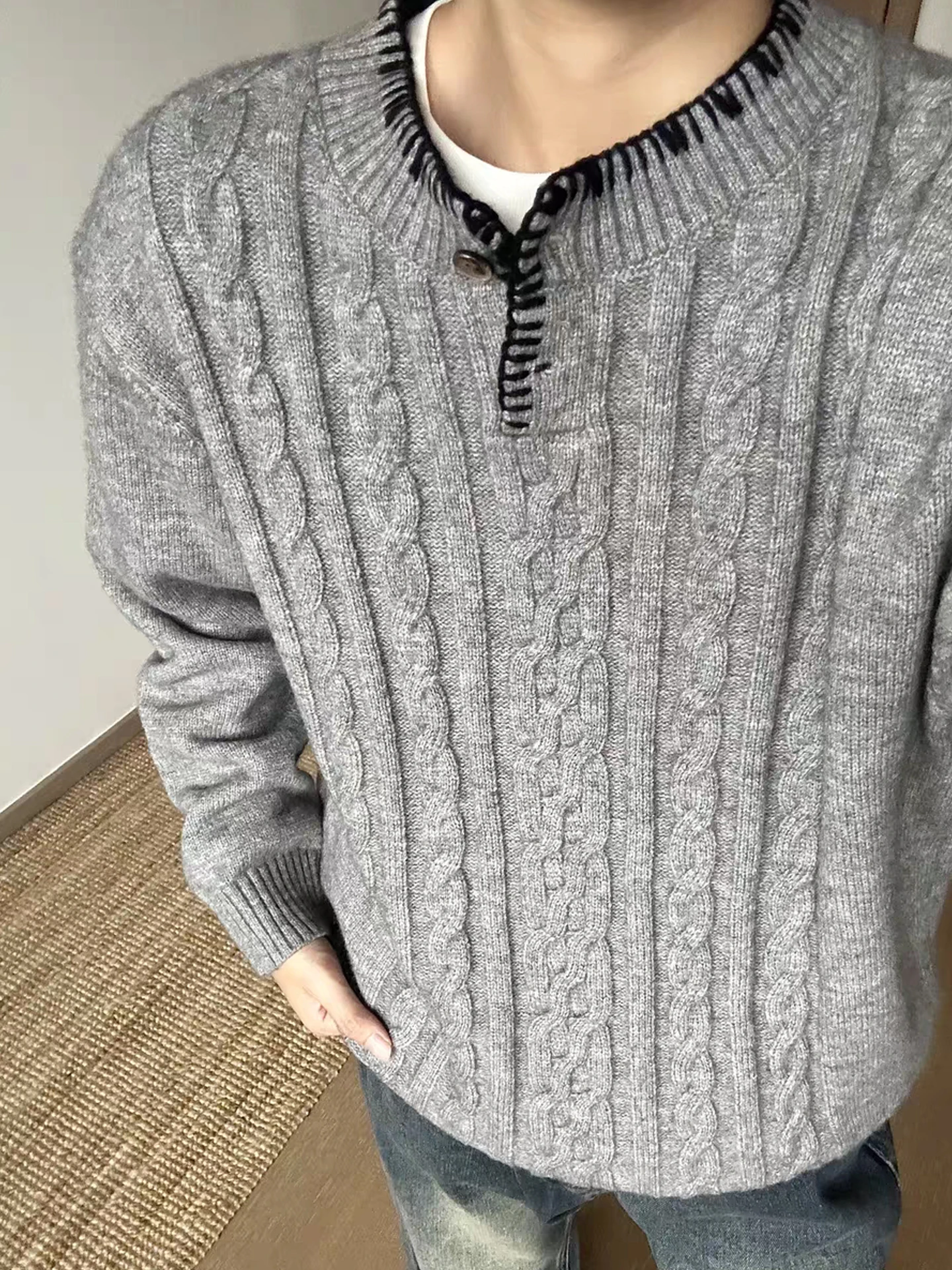 Hand-Stitched Knitwear Henry Collar Loose Fit Men's Sweater Autumn Winter Vintage Twist American Sle Nostaic Warmth
Hand-Stitched Knitwear Henry Collar Loose Fit Men's Sweater Autumn Winter Vintage Twist American Sle Nostaic Warmth