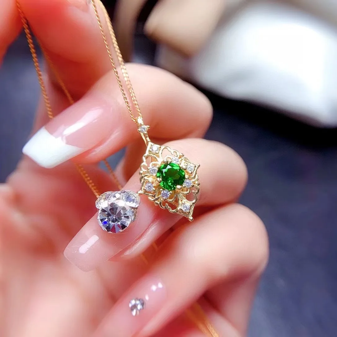 Natural Chrome Diopside Silver Pendant for Daily Wear Round Cut 5mm*5mm 925 Silver Diopside Necklace Jewelry Couple Engagement
Natural Chrome Diopside Silver Pendant for Daily Wear Round Cut 5mm*5mm 925 Silver Diopside Necklace Jewelry Couple Engagement