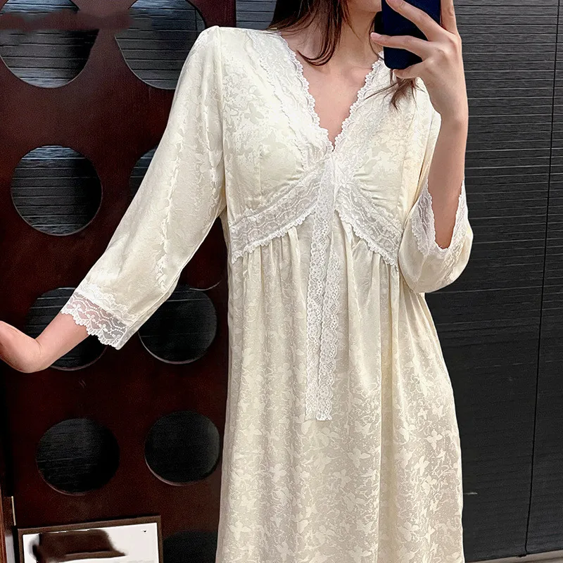 Ice Silk Lace V-Neck Sleepwear Set Three-Quarters Sleeve Nightdress Homewear Nightwear Pyjamas Female Nightgown
Ice Silk Lace V-Neck Sleepwear Set Three-Quarters Sleeve Nightdress Homewear Nightwear Pyjamas Female Nightgown